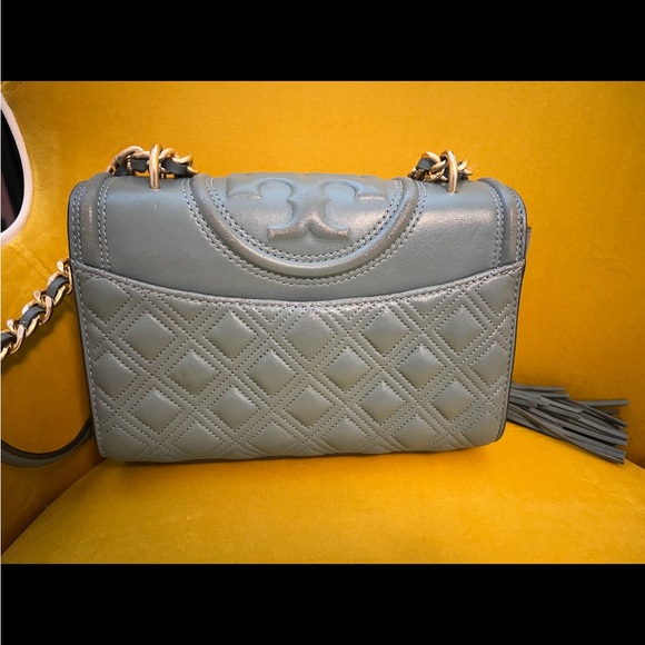 Elegant Mist Quilted Shoulder Bag - Picture 2 of 3